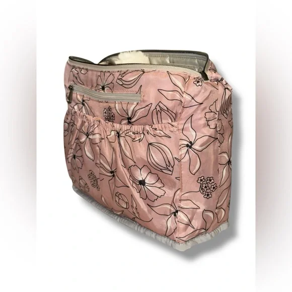 🤍Lug Flare 2 Crossbody bag with 2 straps Silver Quilted RFID - Picture 14 of 15